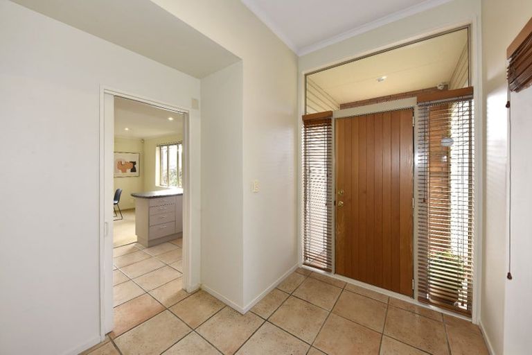 Photo of property in 8 Scarlet Lane, Redwood, Christchurch, 8051