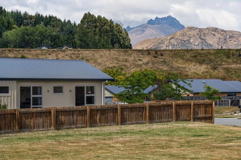 Photo of property in 1 Mcivor Lane, Lake Hayes, Queenstown, 9304