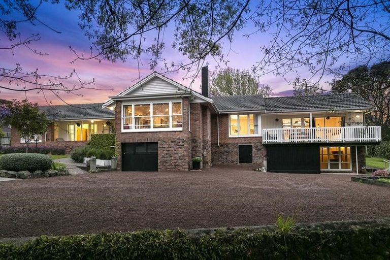 Photo of property in 125 Parrs Cross Road, Glen Eden, Auckland, 0612