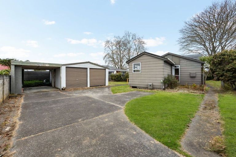 Photo of property in 19 Morrow Avenue, St Andrews, Hamilton, 3200