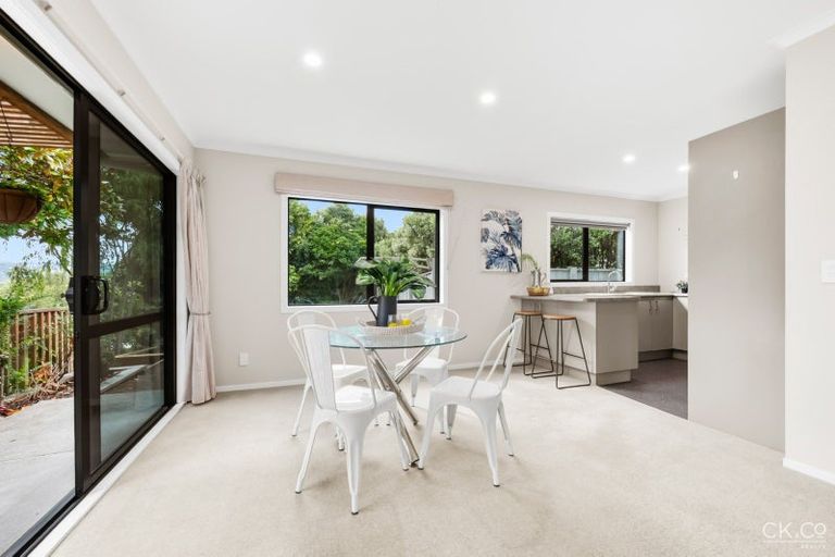 Photo of property in 32a Dowling Grove, Silverstream, Upper Hutt, 5019