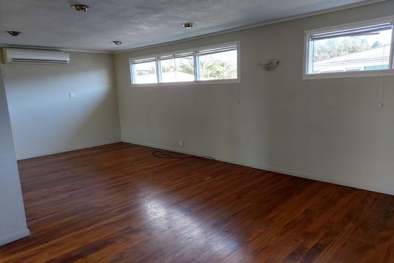 Photo of property in 47 Maple Street, Avondale, Auckland, 1026