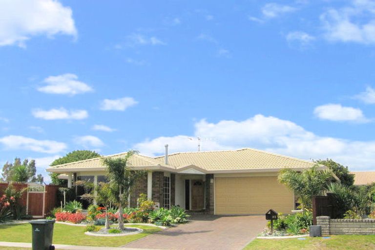 Photo of property in 33 Lotus Avenue, Mount Maunganui, 3116