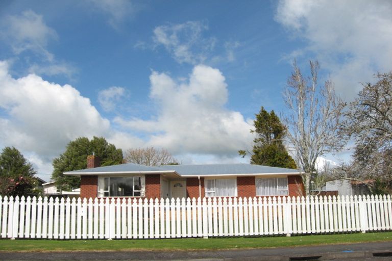 Photo of property in 5 Koromiko Street, Inglewood, 4330