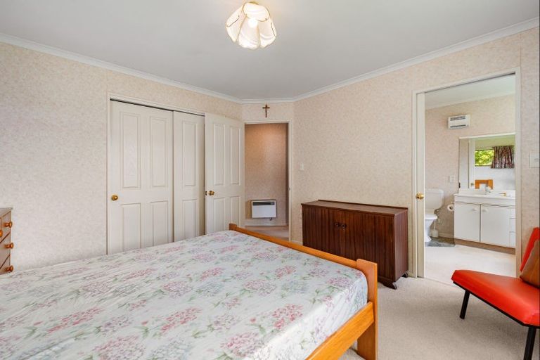 Photo of property in 77 Lyndhurst Street, Takaro, Palmerston North, 4412