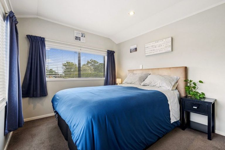 Photo of property in 10 Great North Road, Riverhead, 0820