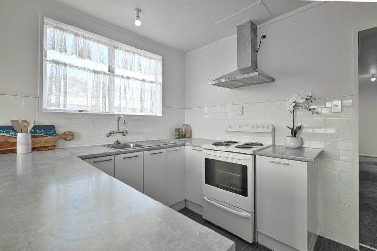 Photo of property in 11 Columbus Crescent, Flaxmere, Hastings, 4120