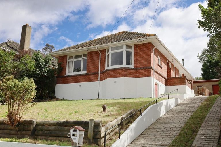 Photo of property in 136 Forfar Street, Clyde Hill, Dunedin, 9011