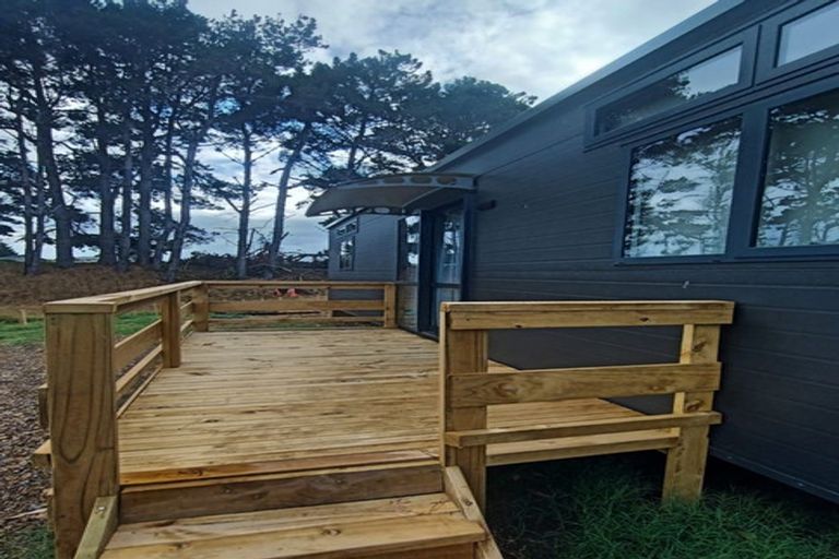 Photo of property in 32 Forest Road, Waitarere Beach, Levin, 5510