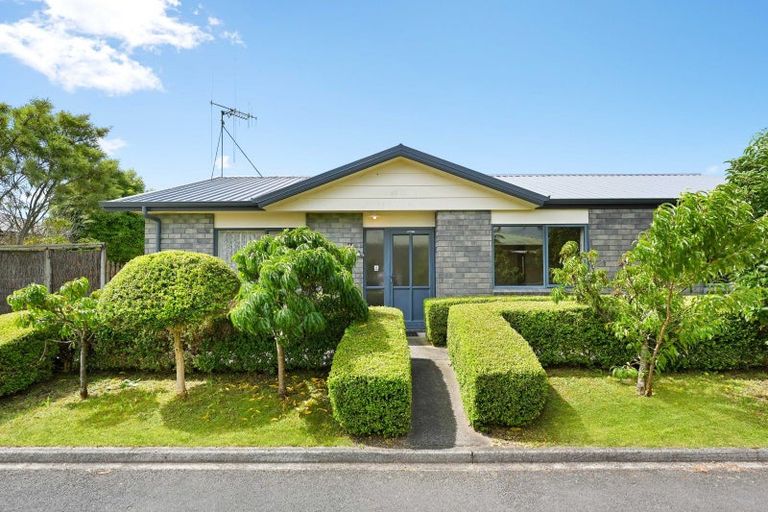 Photo of property in 44 Catalina Drive, Melville, Hamilton, 3206