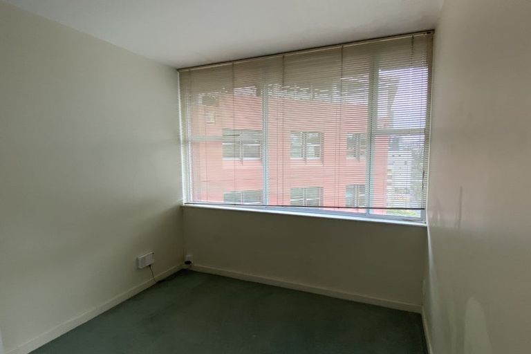 Photo of property in Terrace Tower Apartments, 11e/126 The Terrace, Wellington Central, Wellington, 6011