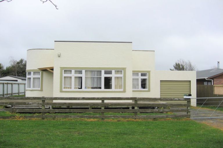 Photo of property in 670 Queen Street East, Levin, 5510