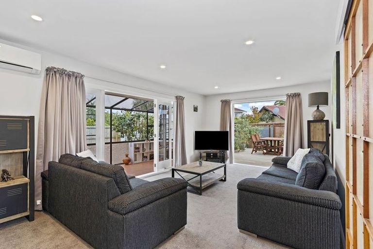 Photo of property in 324 Yaldhurst Road, Avonhead, Christchurch, 8042