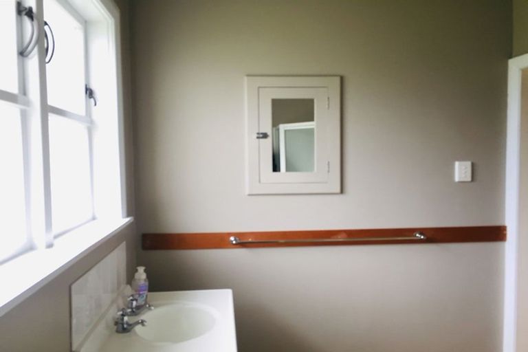 Photo of property in 30 Ihle Street, Terrace End, Palmerston North, 4410