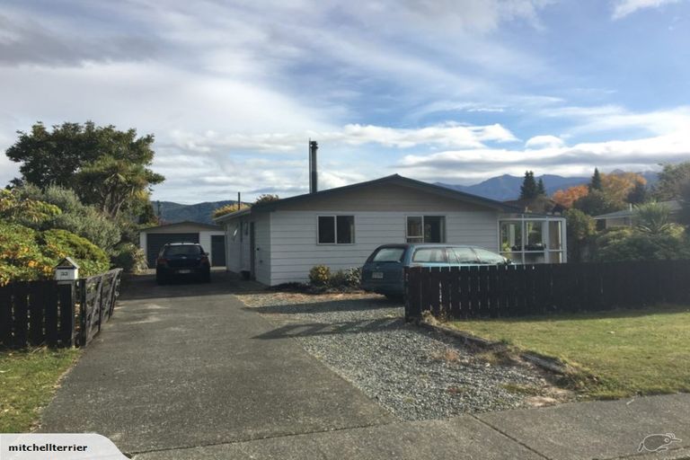 Photo of property in 33 Henry Street, Te Anau, 9600