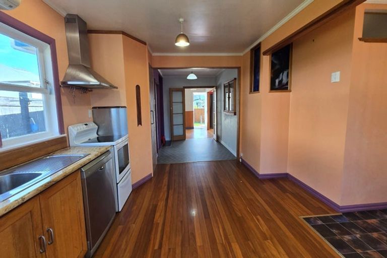 Photo of property in 2 Somme Road, Silverstream, Upper Hutt, 5019