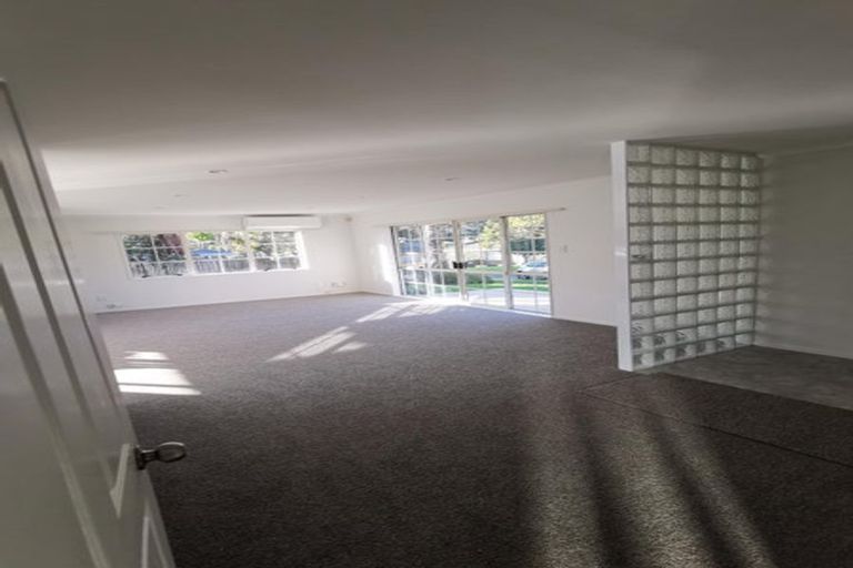 Photo of property in 33 Princeton Parade, Albany, Auckland, 0632