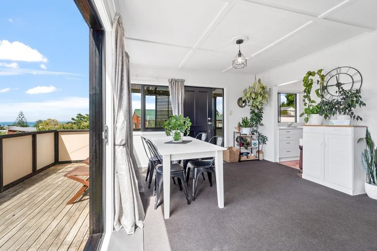 Photo of property in 2/930 Whangaparaoa Road, Manly, Whangaparaoa, 0930