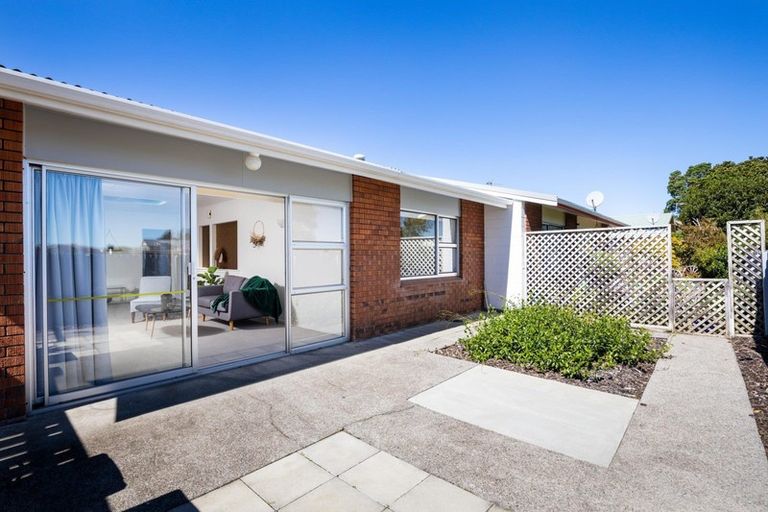 Photo of property in 2/40 Barriball Street, Fitzroy, New Plymouth, 4312