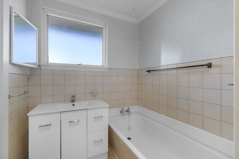 Photo of property in 42 Fovant Street, Russley, Christchurch, 8042