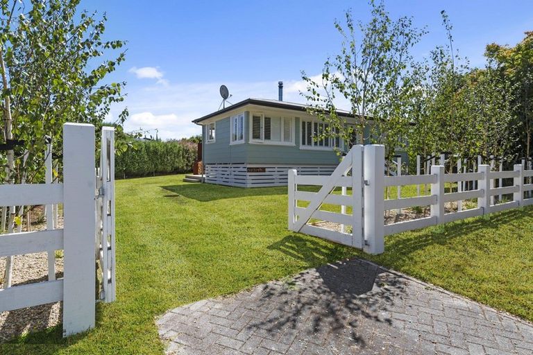 Photo of property in 28 Kinloch Road, Kinloch, Taupo, 3377