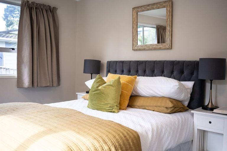 Photo of property in 27 Lavery Place, Sunnynook, Auckland, 0632