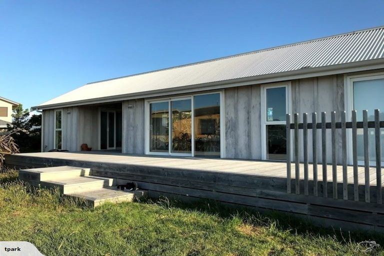 Photo of property in 46 Gawler Street, Te Horo Beach, Otaki, 5581