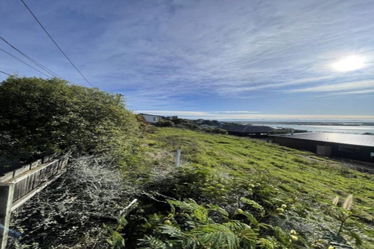 Photo of property in 1/28 Maffeys Road, Mount Pleasant, Christchurch, 8081