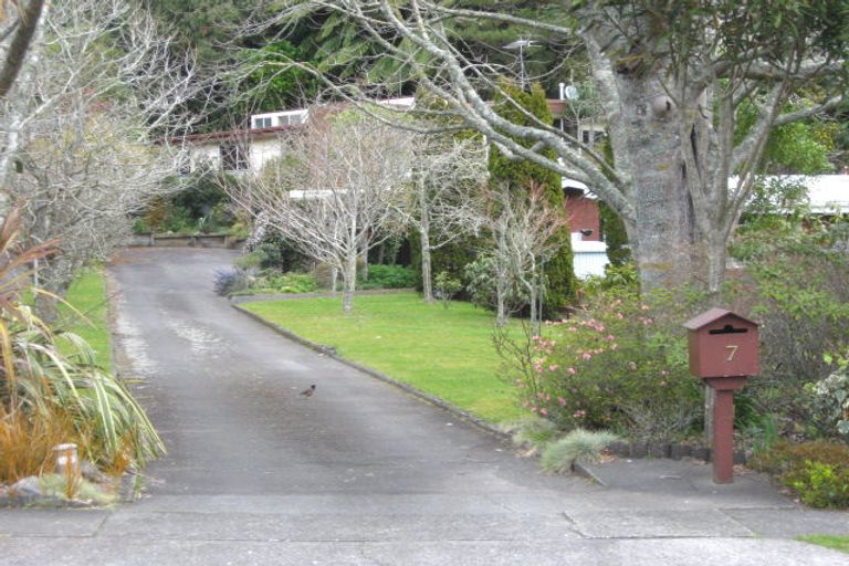 Photo of property in 7 Spencer Place, Merrilands, New Plymouth, 4312