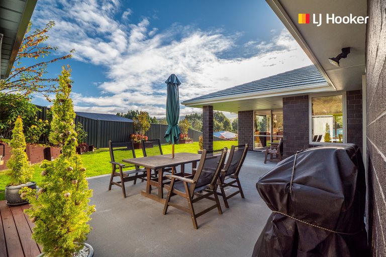 Photo of property in 38 Grandvista Drive, Green Island, Dunedin, 9018