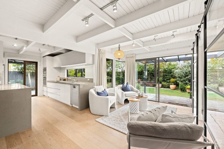 Photo of property in 32 Saint Columbans Grove, Boulcott, Lower Hutt, 5010