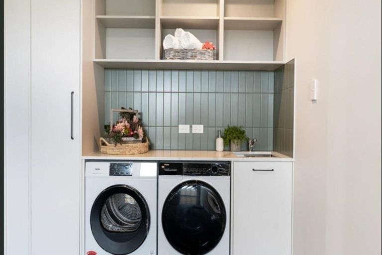 Photo of property in 9 Suffolk Down Road, Karaka, 2580