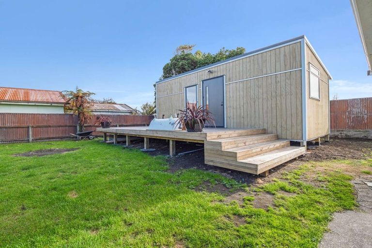 Photo of property in 19 Tongariro Street, Castlecliff, Whanganui, 4501