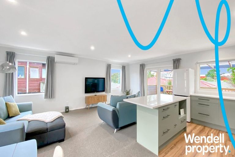 Photo of property in 2/62 Clayburn Road, Glen Eden, Auckland, 0602