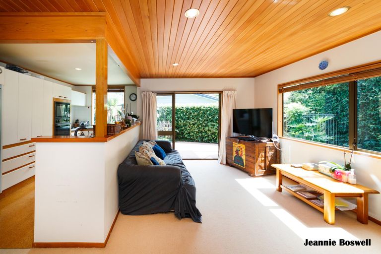 Photo of property in 8 Caccia Birch Lane, Hokowhitu, Palmerston North, 4410