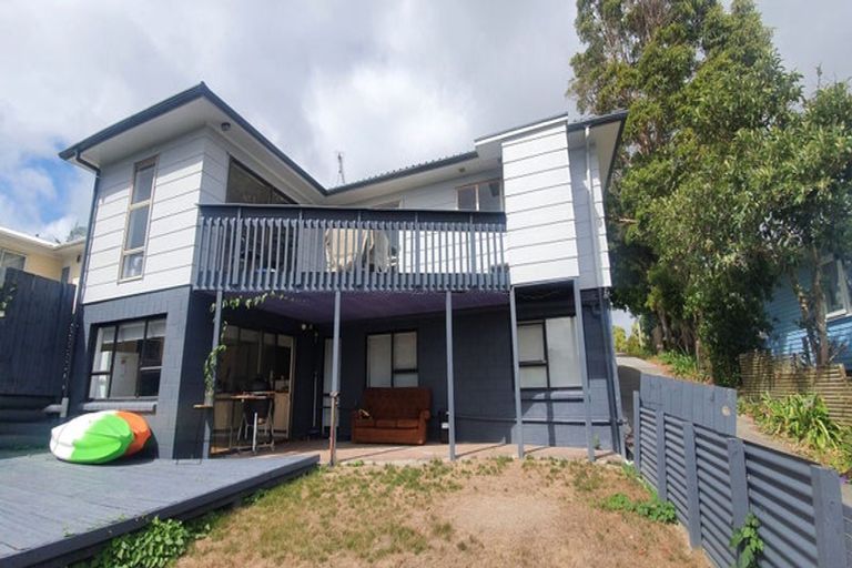 Photo of property in 1/57 Aeroview Drive, Beach Haven, Auckland, 0626