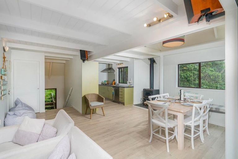 Photo of property in 5 Florence Place, Hahei, Whitianga, 3591