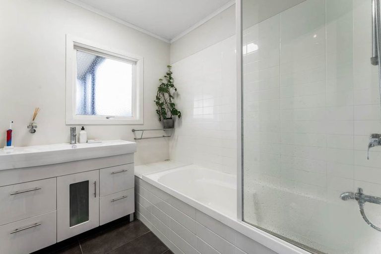 Photo of property in 10 Allender Drive, Torbay, Auckland, 0630