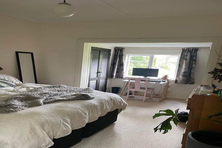 Photo of property in 54 Moana Road, Kelburn, Wellington, 6012