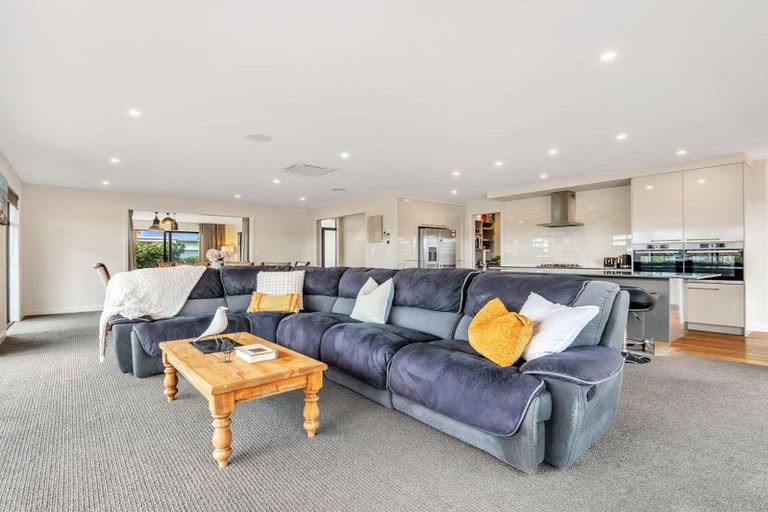Photo of property in 70 Palm Springs Boulevard, Papamoa Beach, Papamoa, 3118
