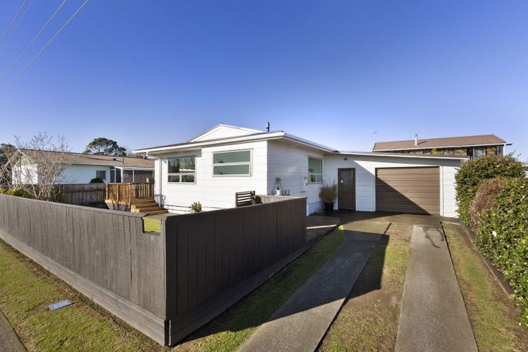 Photo of property in 68 Bayly Street, Waitara, 4320