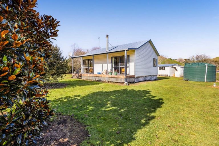 Photo of property in 2445 Tarata Road, Tarata, Inglewood, 4387