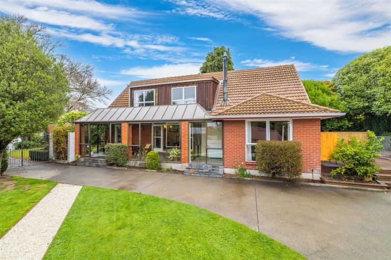 Photo of property in 22 Elwyn Place, Avonhead, Christchurch, 8042