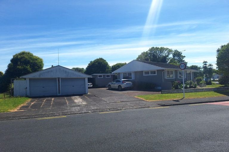 Photo of property in 34 Lincoln Road, Henderson, Auckland, 0610
