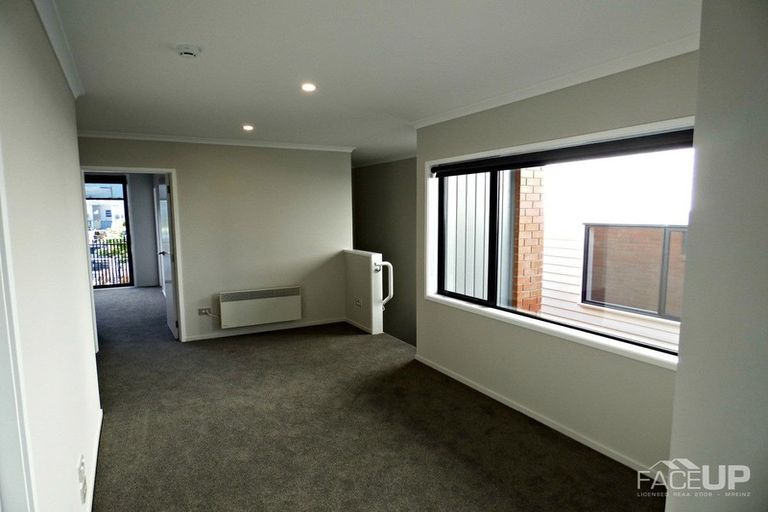 Photo of property in 6 Tuatua Road, Hobsonville, Auckland, 0616