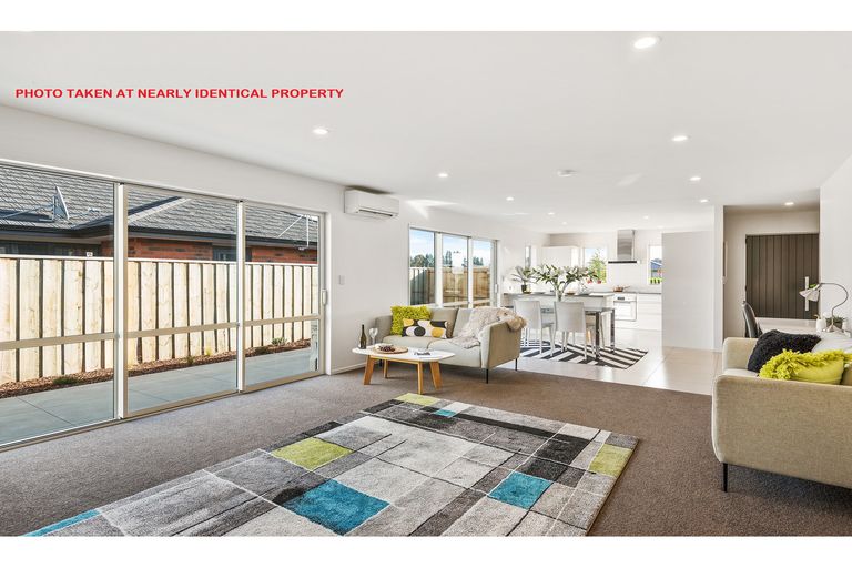 Photo of property in 58 Shillingford Boulevard, Rolleston, 7615