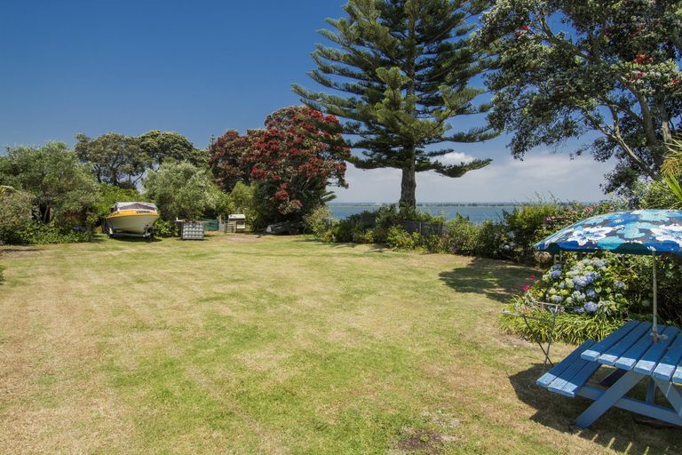 Photo of property in 684 Pukehina Parade, Pukehina, Te Puke, 3189