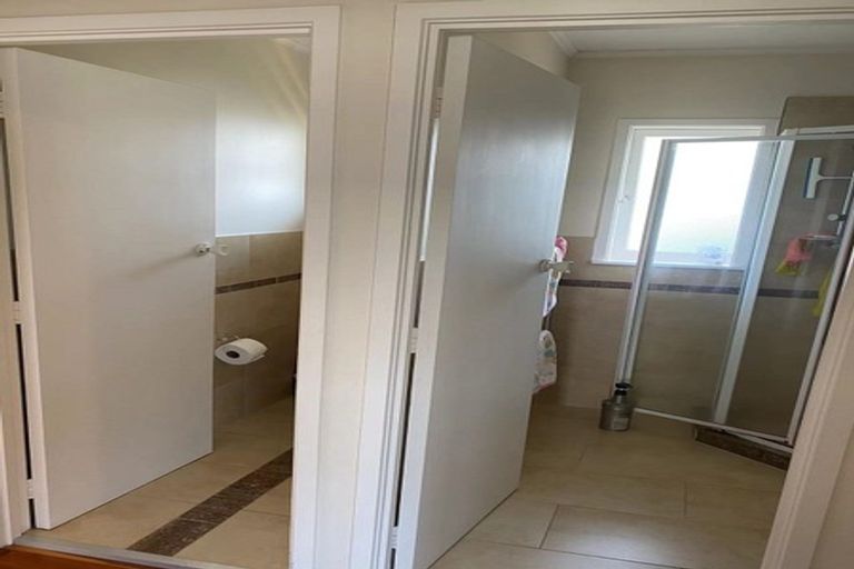 Photo of property in 2/43 Shakespeare Road, Milford, Auckland, 0620