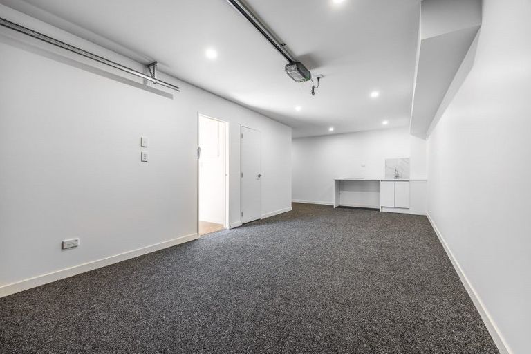 Photo of property in 17b Hogans Road, Glenfield, Auckland, 0629