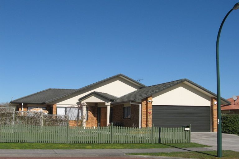 Photo of property in 29 Carisbrook Crescent, Papakura, 2110
